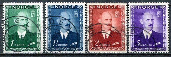 Norge Afa 329 - 32 Stemplet